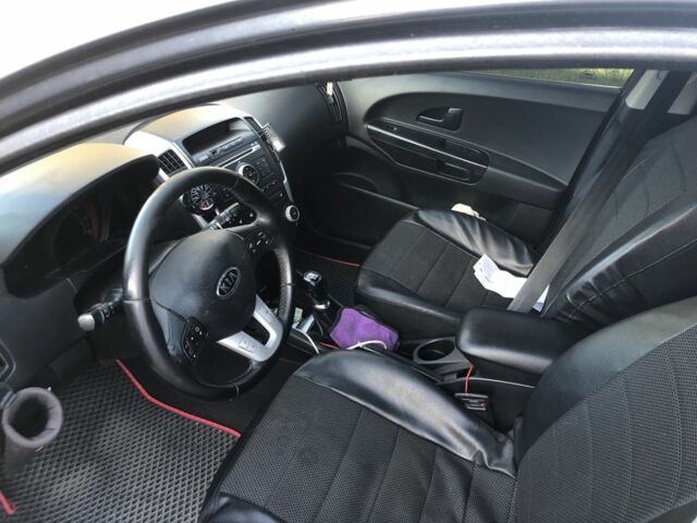 Серый Киа Сид, объемом двигателя 1.6 л и пробегом 225 тыс. км за 6000 $, фото 4 на Automoto.ua