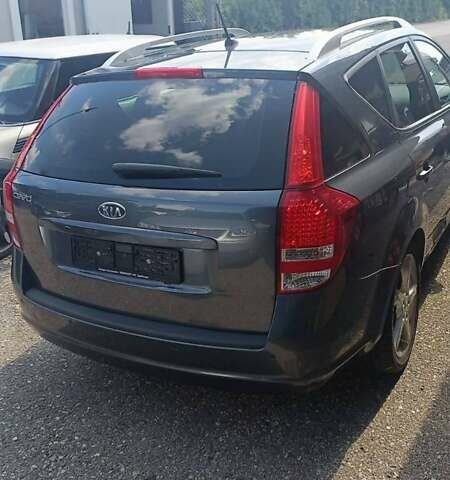 Серый Киа Сид, объемом двигателя 1.59 л и пробегом 210 тыс. км за 6200 $, фото 3 на Automoto.ua