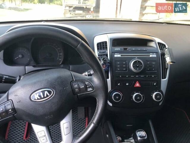 Сірий Кіа Сід, об'ємом двигуна 1.6 л та пробігом 225 тис. км за 6000 $, фото 2 на Automoto.ua