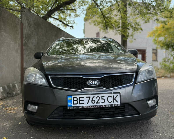 Серый Киа Сид, объемом двигателя 1.58 л и пробегом 224 тыс. км за 6250 $, фото 8 на Automoto.ua