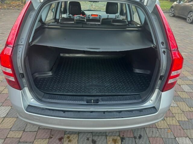 Серый Киа Сид, объемом двигателя 2 л и пробегом 297 тыс. км за 3750 $, фото 11 на Automoto.ua