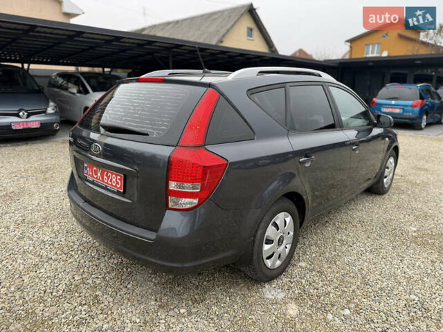 Серый Киа Сид, объемом двигателя 1.4 л и пробегом 250 тыс. км за 4999 $, фото 3 на Automoto.ua