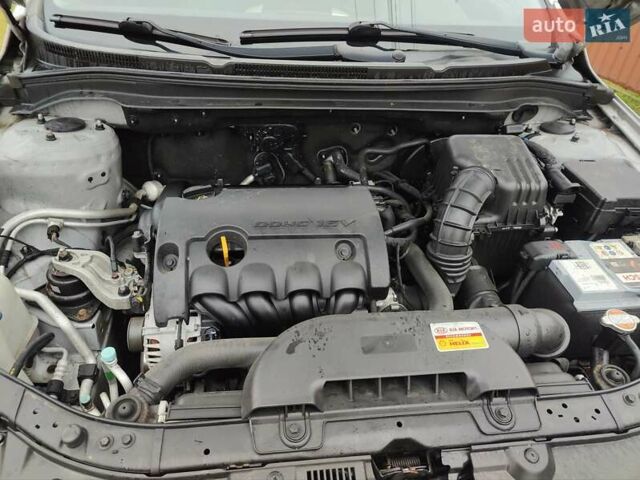 Серый Киа Сид, объемом двигателя 1.4 л и пробегом 211 тыс. км за 6550 $, фото 24 на Automoto.ua