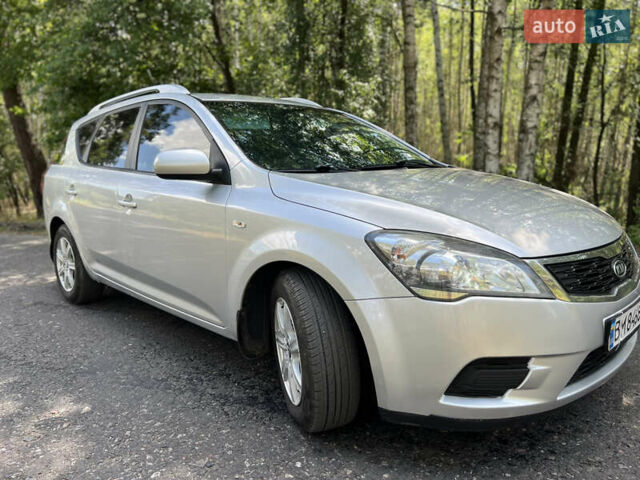 Серый Киа Сид, объемом двигателя 1.4 л и пробегом 234 тыс. км за 6000 $, фото 2 на Automoto.ua