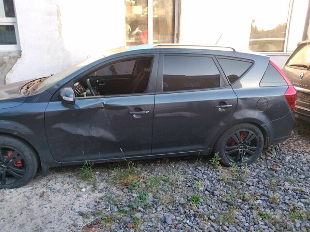 Серый Киа Сид, объемом двигателя 1.6 л и пробегом 269 тыс. км за 3200 $, фото 21 на Automoto.ua