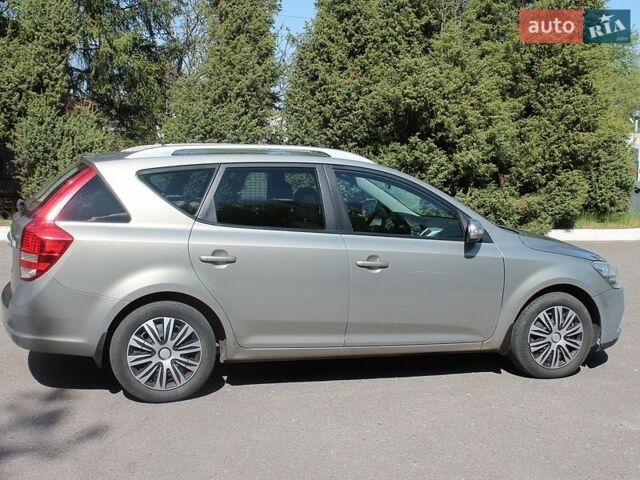 Серый Киа Сид, объемом двигателя 1.6 л и пробегом 249 тыс. км за 6500 $, фото 11 на Automoto.ua