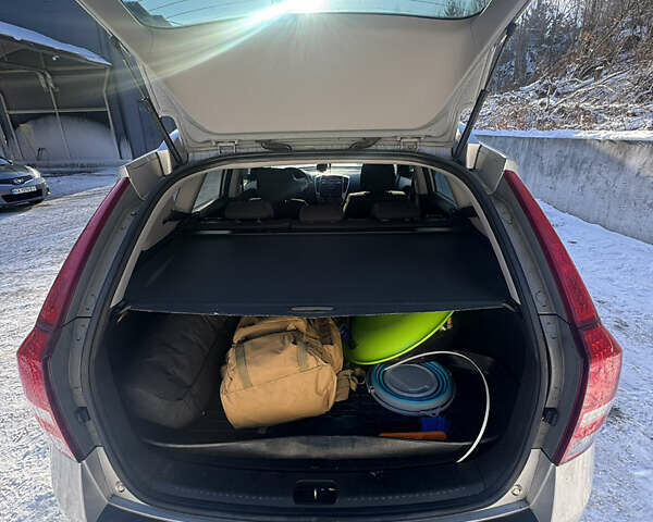 Серый Киа Сид, объемом двигателя 1.4 л и пробегом 216 тыс. км за 6400 $, фото 8 на Automoto.ua