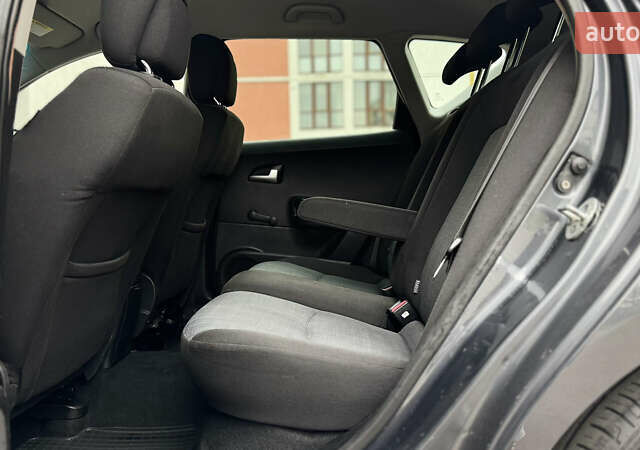 Серый Киа Сид, объемом двигателя 1.6 л и пробегом 263 тыс. км за 6750 $, фото 22 на Automoto.ua