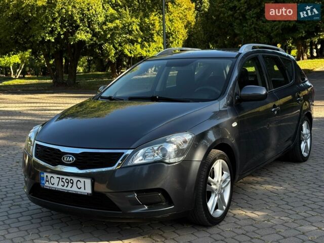 Серый Киа Сид, объемом двигателя 1.4 л и пробегом 241 тыс. км за 5300 $, фото 1 на Automoto.ua