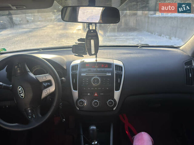 Серый Киа Сид, объемом двигателя 1.4 л и пробегом 216 тыс. км за 6400 $, фото 10 на Automoto.ua