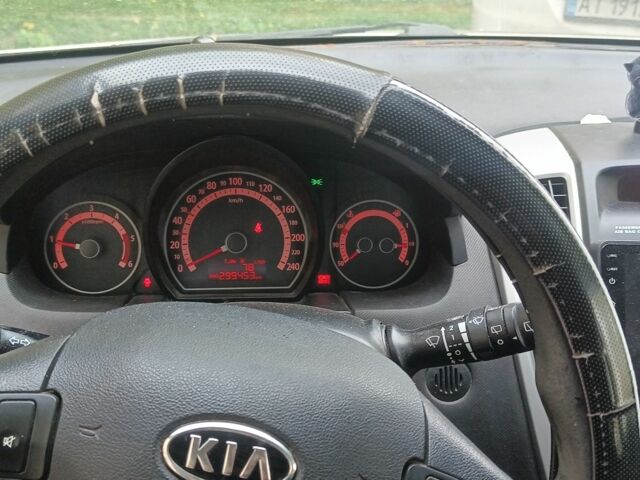 Серый Киа Сид, объемом двигателя 1.6 л и пробегом 299 тыс. км за 6000 $, фото 6 на Automoto.ua