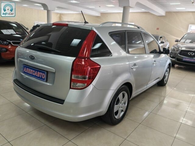 Серый Киа Сид, объемом двигателя 1.4 л и пробегом 183 тыс. км за 6700 $, фото 5 на Automoto.ua