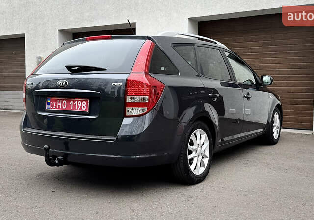 Серый Киа Сид, объемом двигателя 1.6 л и пробегом 263 тыс. км за 6750 $, фото 14 на Automoto.ua