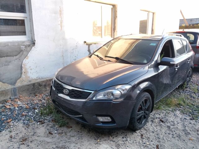 Серый Киа Сид, объемом двигателя 1.6 л и пробегом 269 тыс. км за 3200 $, фото 19 на Automoto.ua
