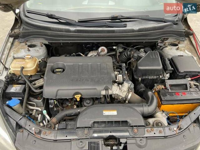 Сірий Кіа Сід, об'ємом двигуна 1.58 л та пробігом 263 тис. км за 5999 $, фото 14 на Automoto.ua