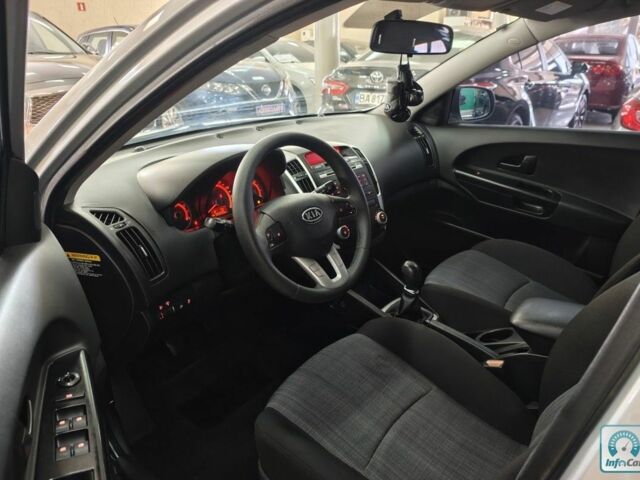 Серый Киа Сид, объемом двигателя 1.4 л и пробегом 183 тыс. км за 6700 $, фото 8 на Automoto.ua