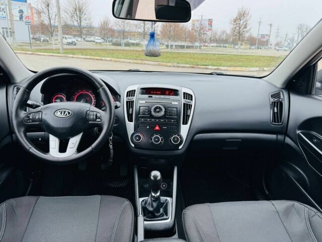 Серый Киа Сид, объемом двигателя 1.4 л и пробегом 157 тыс. км за 5700 $, фото 5 на Automoto.ua