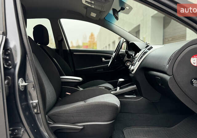 Серый Киа Сид, объемом двигателя 1.6 л и пробегом 263 тыс. км за 6750 $, фото 35 на Automoto.ua