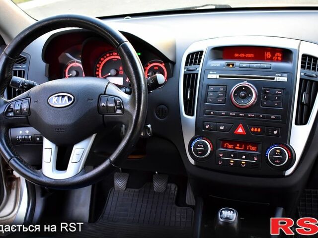 Серый Киа Сид, объемом двигателя 1.6 л и пробегом 238 тыс. км за 6200 $, фото 4 на Automoto.ua