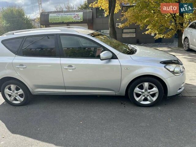 Серый Киа Сид, объемом двигателя 1.6 л и пробегом 261 тыс. км за 6600 $, фото 1 на Automoto.ua