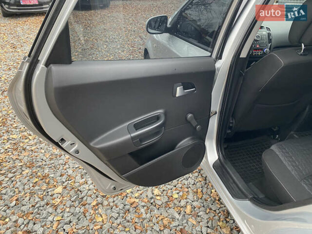 Серый Киа Сид, объемом двигателя 1.58 л и пробегом 204 тыс. км за 6299 $, фото 27 на Automoto.ua