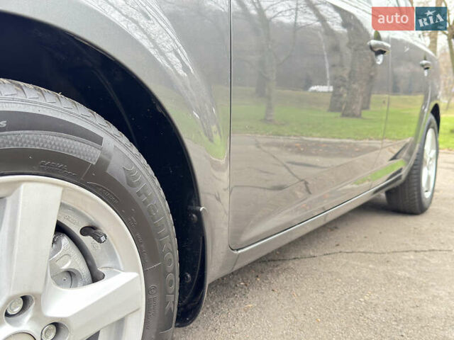 Серый Киа Сид, объемом двигателя 1.59 л и пробегом 187 тыс. км за 6700 $, фото 23 на Automoto.ua