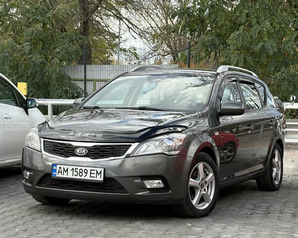 Кіа Сід 2011 у Києві на Automoto.ua Сірий Кіа Сід, об'ємом двигуна 1.58 л та пробігом 205 тис. км за 6500 $, фото 1 на Automoto.ua