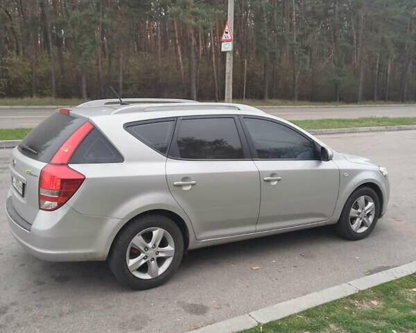 Серый Киа Сид, объемом двигателя 1.4 л и пробегом 265 тыс. км за 6850 $, фото 3 на Automoto.ua