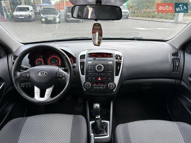 Кіа Сід 2011 у Києві на Automoto.ua Сірий Кіа Сід, об'ємом двигуна 1.58 л та пробігом 205 тис. км за 6500 $, фото 7 на Automoto.ua