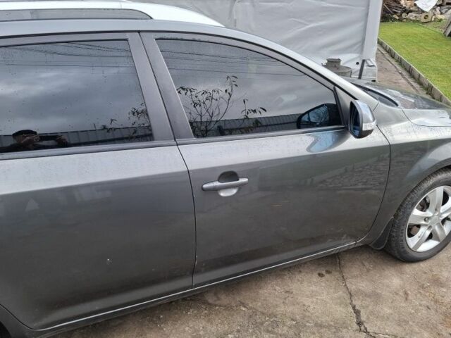 Серый Киа Сид, объемом двигателя 1.6 л и пробегом 245 тыс. км за 5200 $, фото 2 на Automoto.ua