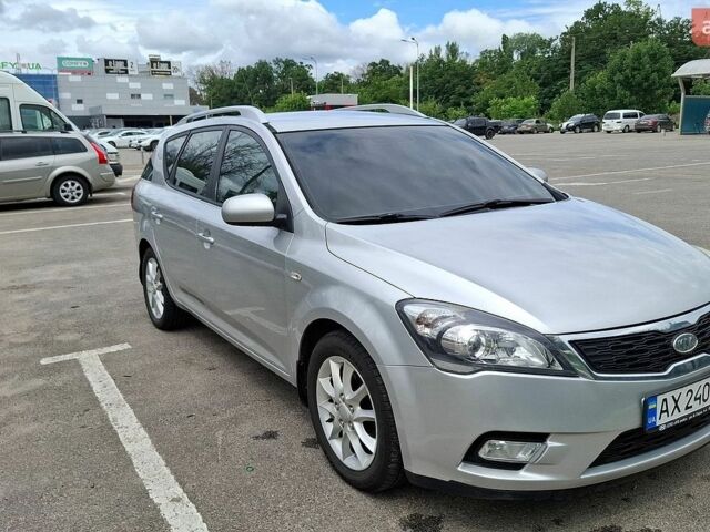 Серый Киа Сид, объемом двигателя 1.6 л и пробегом 234 тыс. км за 6200 $, фото 7 на Automoto.ua