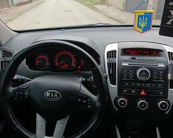 Сірий Кіа Сід, об'ємом двигуна 1.6 л та пробігом 258 тис. км за 6298 $, фото 11 на Automoto.ua