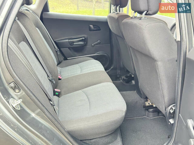 Серый Киа Сид, объемом двигателя 1.59 л и пробегом 187 тыс. км за 6700 $, фото 39 на Automoto.ua