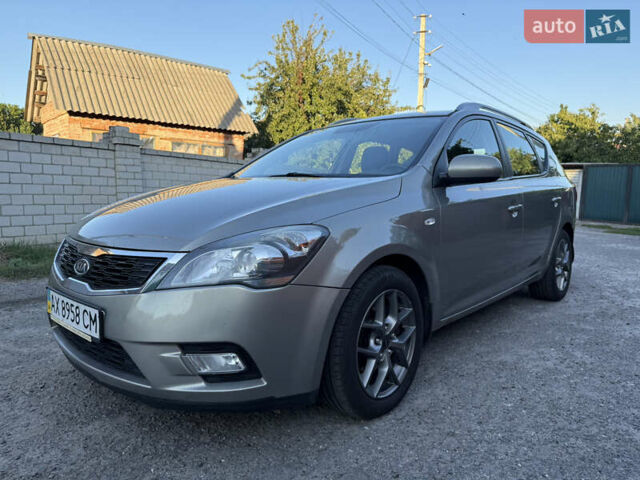 Серый Киа Сид, объемом двигателя 1.6 л и пробегом 190 тыс. км за 5900 $, фото 20 на Automoto.ua