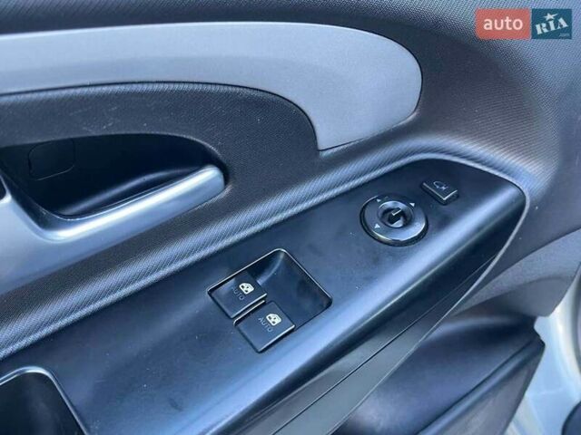 Серый Киа Сид, объемом двигателя 1.6 л и пробегом 355 тыс. км за 6300 $, фото 20 на Automoto.ua