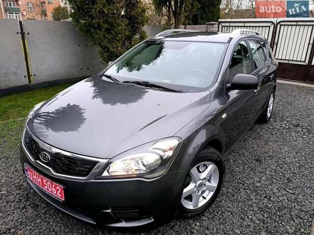 Серый Киа Сид, объемом двигателя 1.4 л и пробегом 187 тыс. км за 5999 $, фото 41 на Automoto.ua
