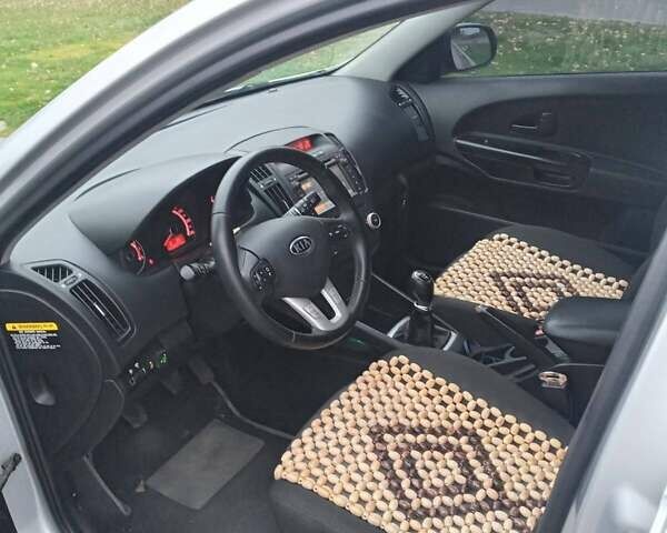 Серый Киа Сид, объемом двигателя 1.4 л и пробегом 265 тыс. км за 6850 $, фото 2 на Automoto.ua