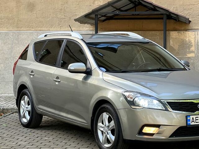 Серый Киа Сид, объемом двигателя 1.6 л и пробегом 288 тыс. км за 6900 $, фото 1 на Automoto.ua
