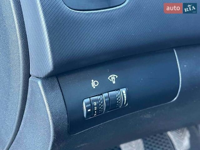 Серый Киа Сид, объемом двигателя 1.6 л и пробегом 355 тыс. км за 6300 $, фото 32 на Automoto.ua