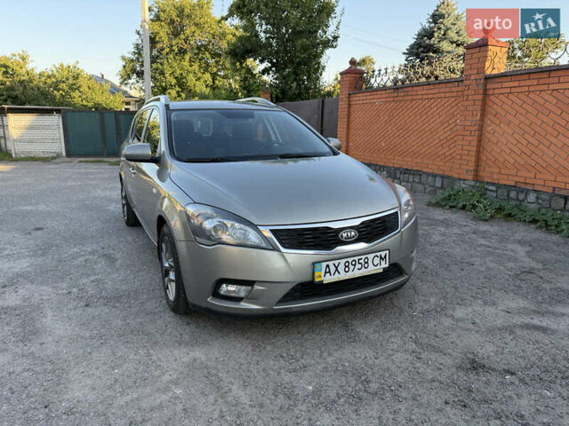 Серый Киа Сид, объемом двигателя 1.6 л и пробегом 190 тыс. км за 5900 $, фото 2 на Automoto.ua