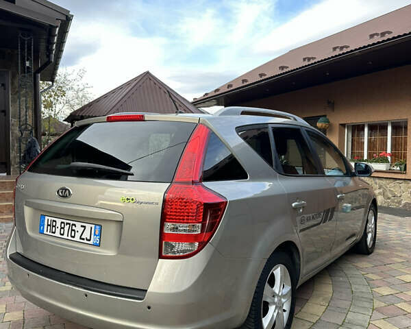 Киа Сид 2011 в Калуше на Automoto.ua Серый Киа Сид, объемом двигателя 1.6 л и пробегом 225 тыс. км за 6200 $, фото 10 на Automoto.ua