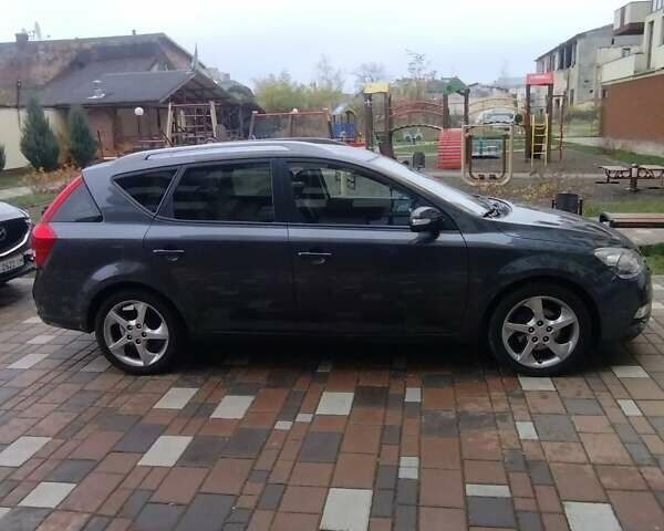 Серый Киа Сид, объемом двигателя 1.58 л и пробегом 142 тыс. км за 6800 $, фото 11 на Automoto.ua