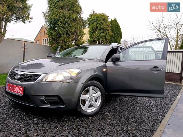 Серый Киа Сид, объемом двигателя 1.4 л и пробегом 187 тыс. км за 6500 $, фото 8 на Automoto.ua