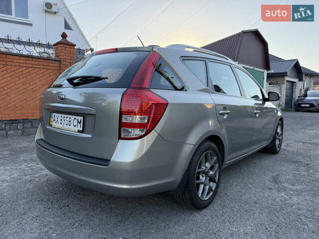 Серый Киа Сид, объемом двигателя 1.6 л и пробегом 190 тыс. км за 5900 $, фото 18 на Automoto.ua