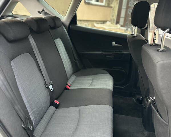 Киа Сид 2011 в Калуше на Automoto.ua Серый Киа Сид, объемом двигателя 1.6 л и пробегом 225 тыс. км за 6200 $, фото 28 на Automoto.ua