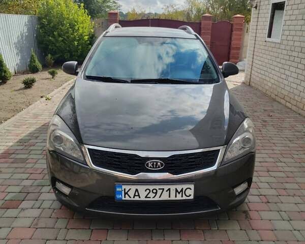 Серый Киа Сид, объемом двигателя 1.58 л и пробегом 241 тыс. км за 5700 $, фото 4 на Automoto.ua