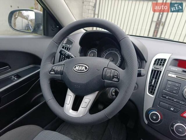 Серый Киа Сид, объемом двигателя 1.4 л и пробегом 187 тыс. км за 5999 $, фото 24 на Automoto.ua