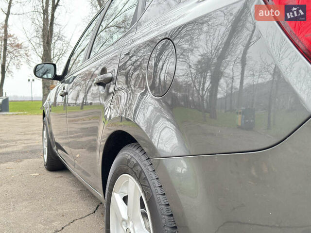 Серый Киа Сид, объемом двигателя 1.59 л и пробегом 187 тыс. км за 6700 $, фото 26 на Automoto.ua