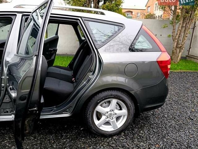 Серый Киа Сид, объемом двигателя 1.4 л и пробегом 187 тыс. км за 6200 $, фото 1 на Automoto.ua