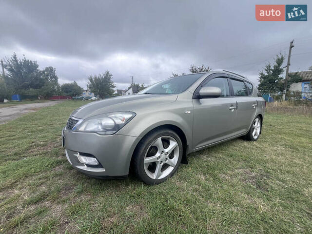 Серый Киа Сид, объемом двигателя 1.6 л и пробегом 238 тыс. км за 6800 $, фото 1 на Automoto.ua
